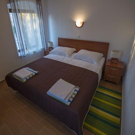 Apartments Punta Starigrad Paklenica Exterior foto