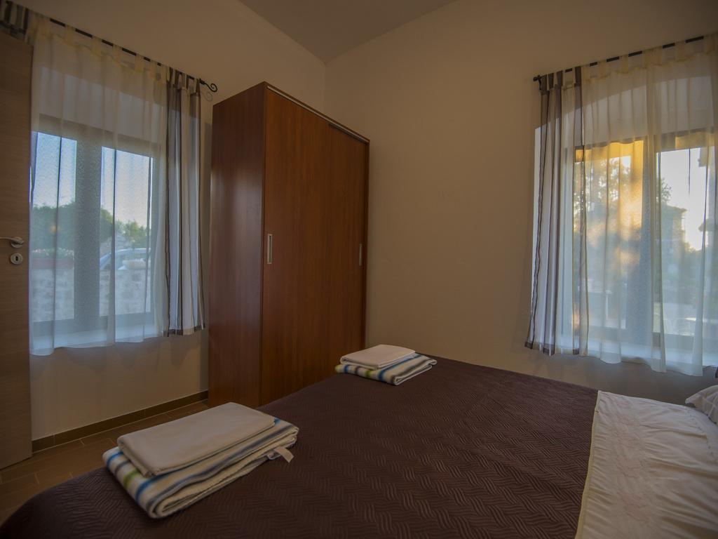 Apartments Punta Starigrad Paklenica Exterior foto